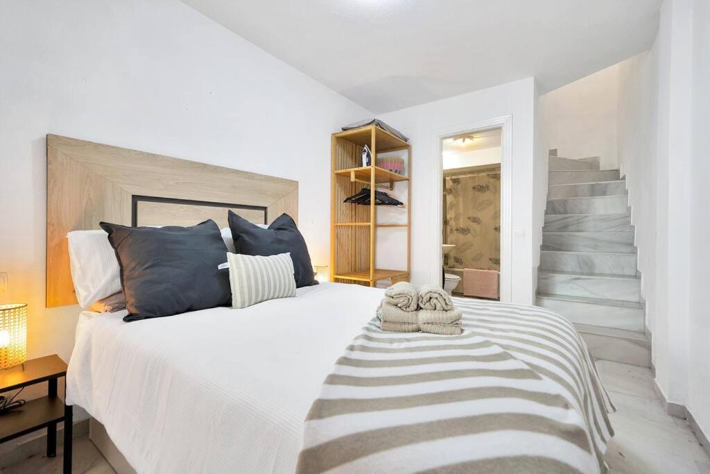 Duplex Con Vistas Al Mar, Piscina Y Gimnasio - Las Abejeras 226 Estepona Esterno foto