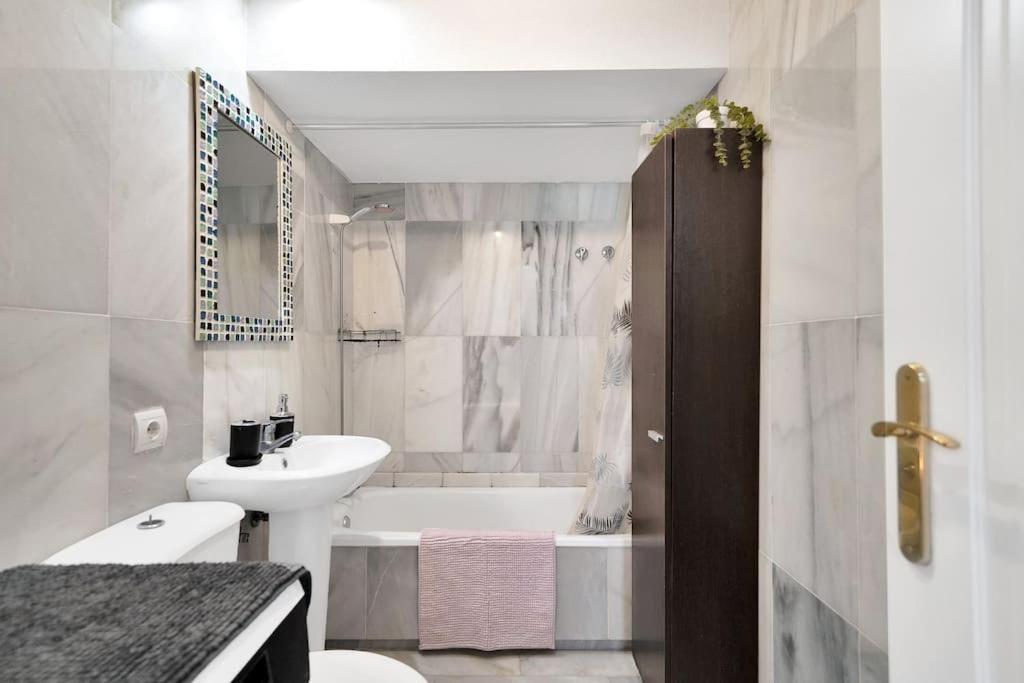 Duplex Con Vistas Al Mar, Piscina Y Gimnasio - Las Abejeras 226 Estepona Esterno foto